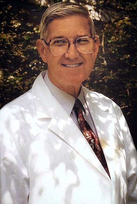 Obituario de Robert G. Fuller M.D.