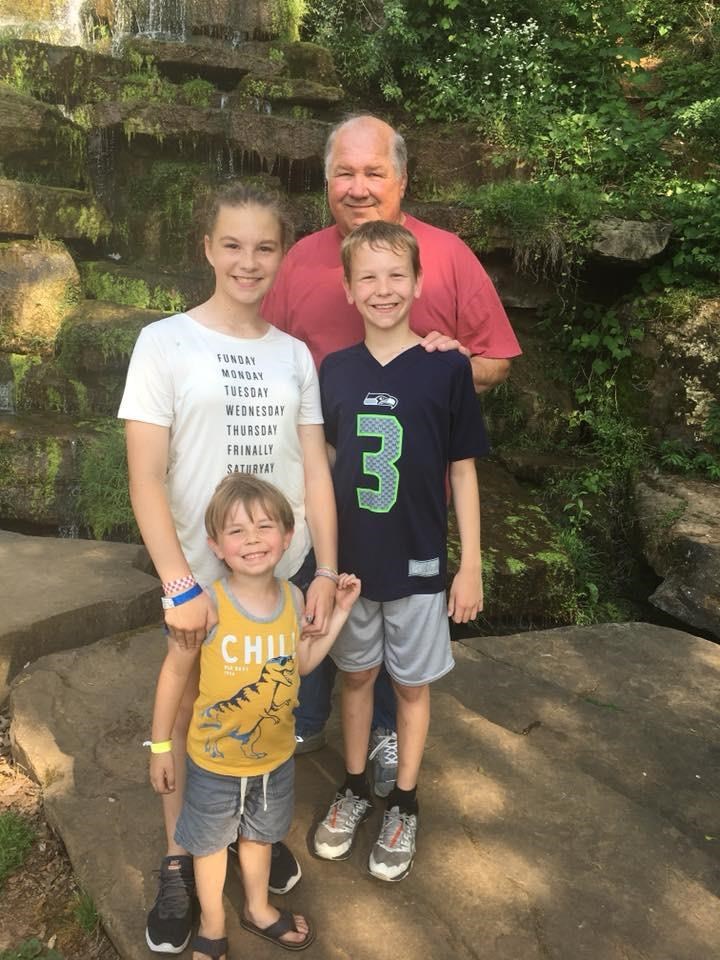 Obituary of Tommy L Howell