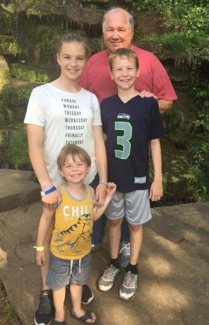 Obituary of Tommy L Howell