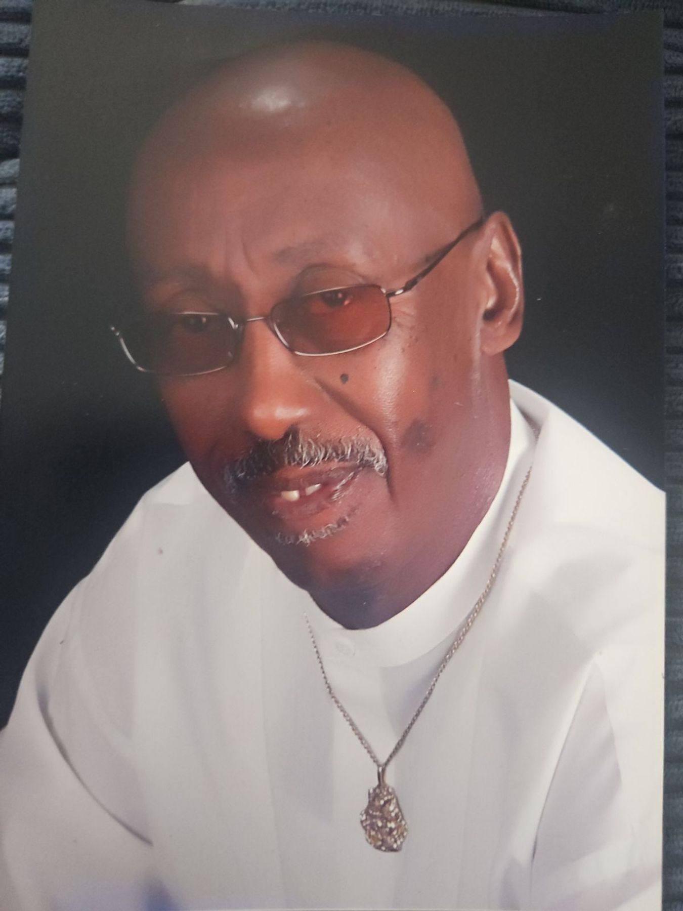 Obituary of Douglas Carson Lee