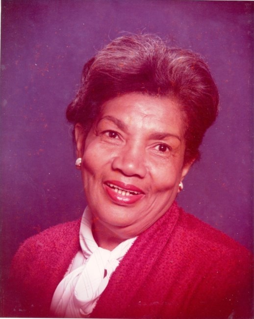 Obituary of Ivylyn Vinella James  (Clarke)