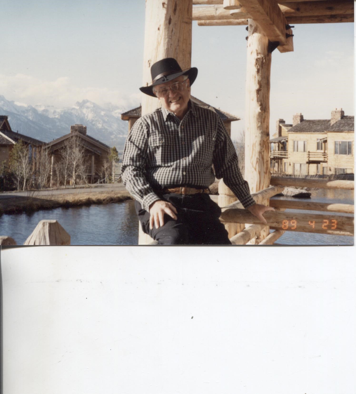 Obituary of R. Gordon R. Loveless