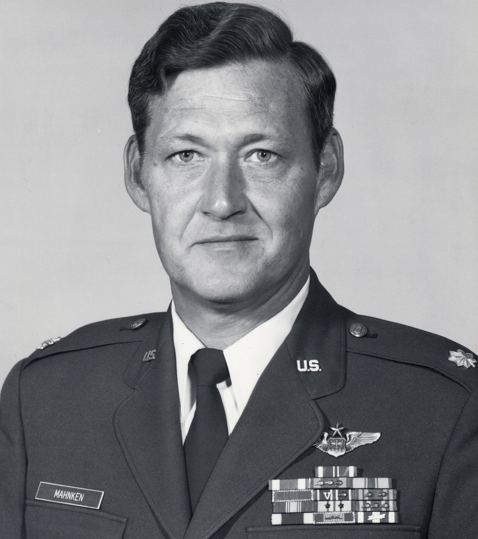Obituary of Lt. Col. Robert Judson Mahnken U.S. Air Force, Retired