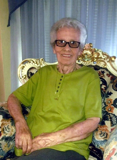Obituary of Milagros De La Rosa
