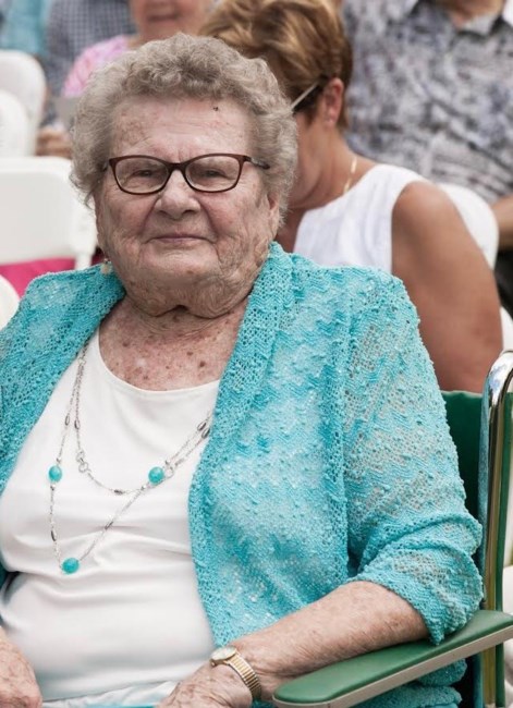 Obituary of Amelia Desalle