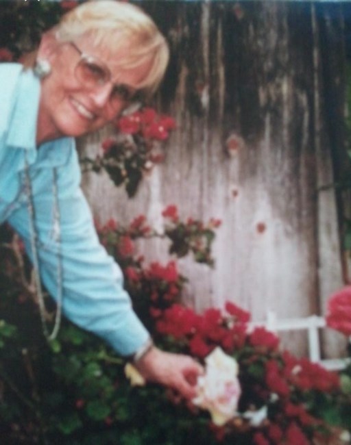 Obituario de Ruth J. Joyce