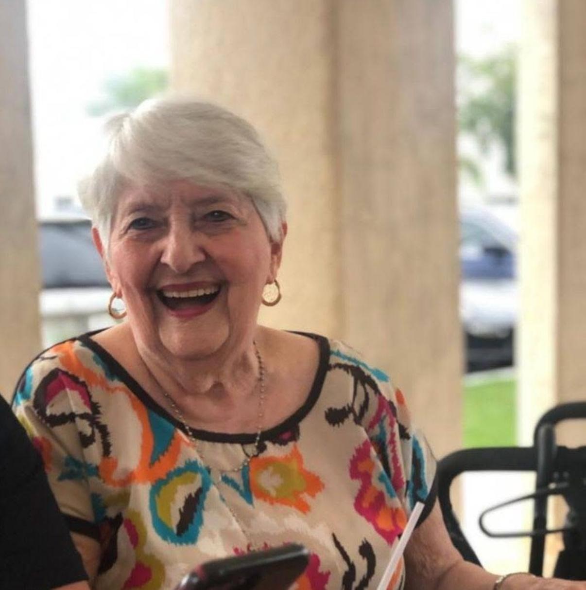 Obituario de Adela M. Jiménez Gómez