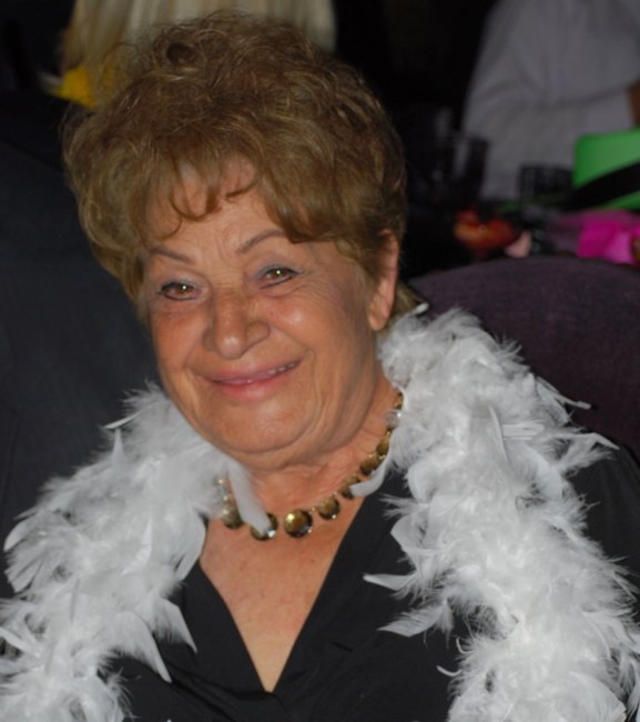 Obituary of Nikoletta Tsami Osborn