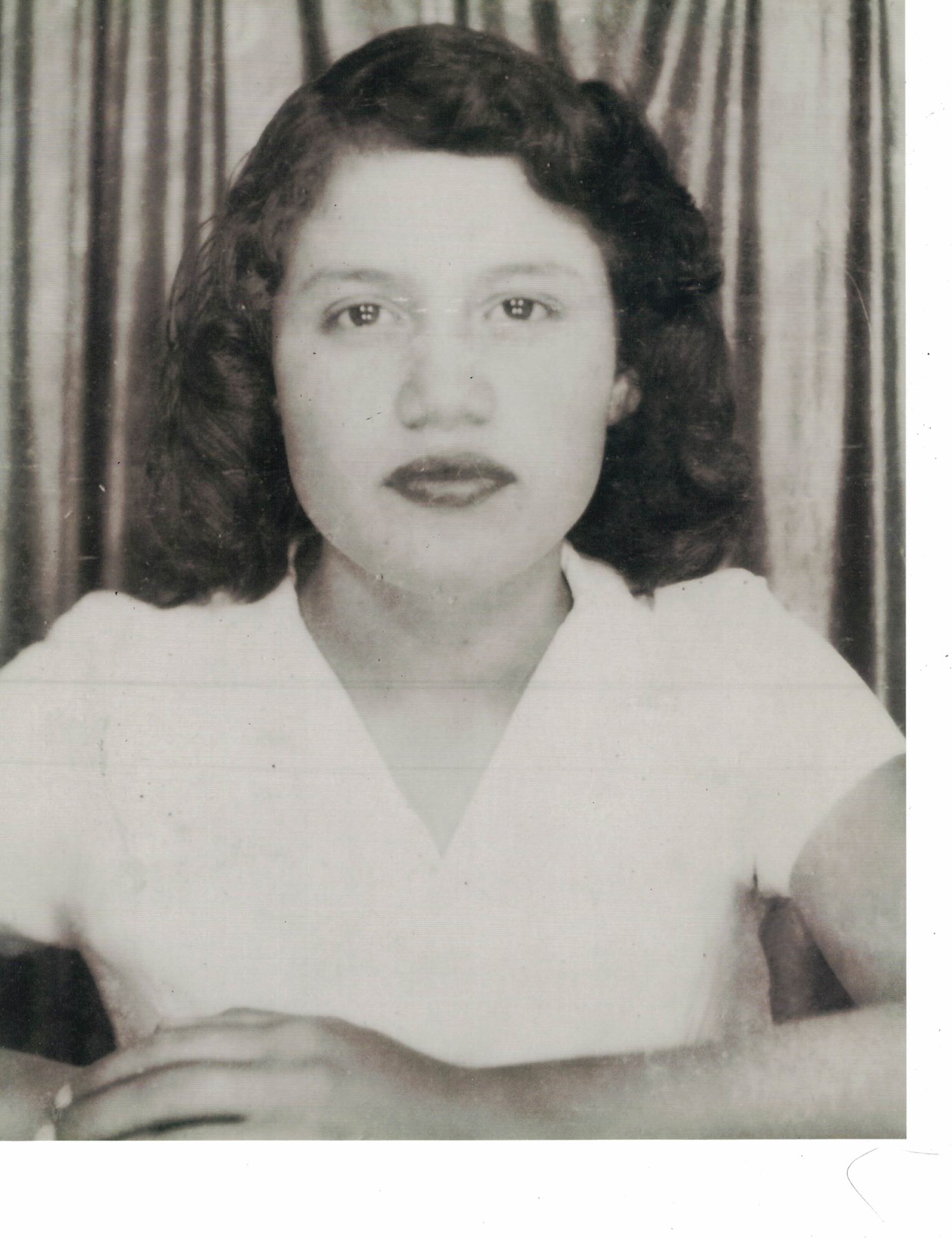 Obituario de Isabel R. Gallegos