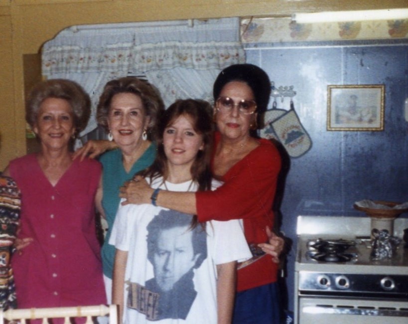 Obituary of Evelyn Lynch