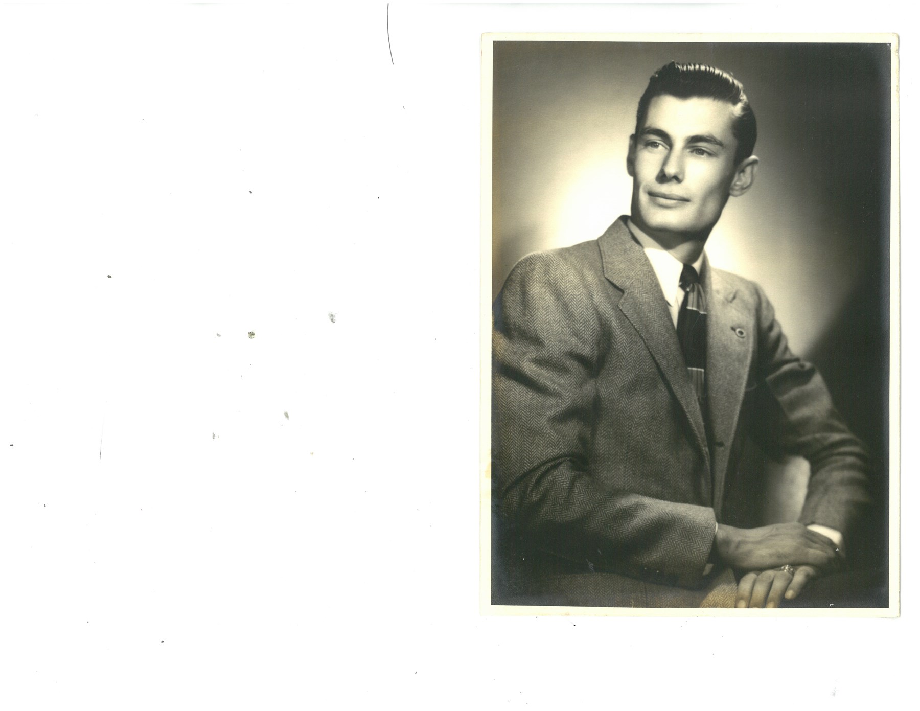 Obituario de Tom F. Lightfoot