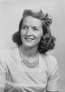 Obituary of Mary Lou Bergman