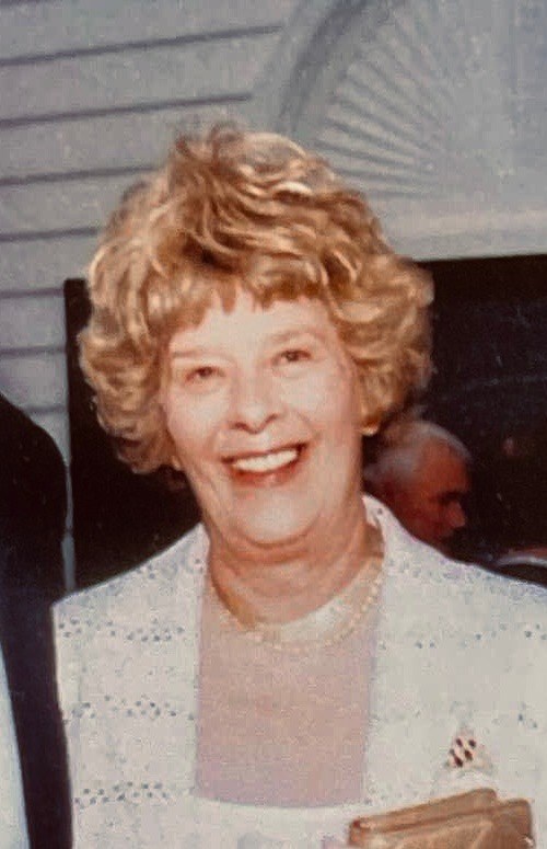 Obituario de Julia "Berry" Roseberry (Thomas) Hutchinson