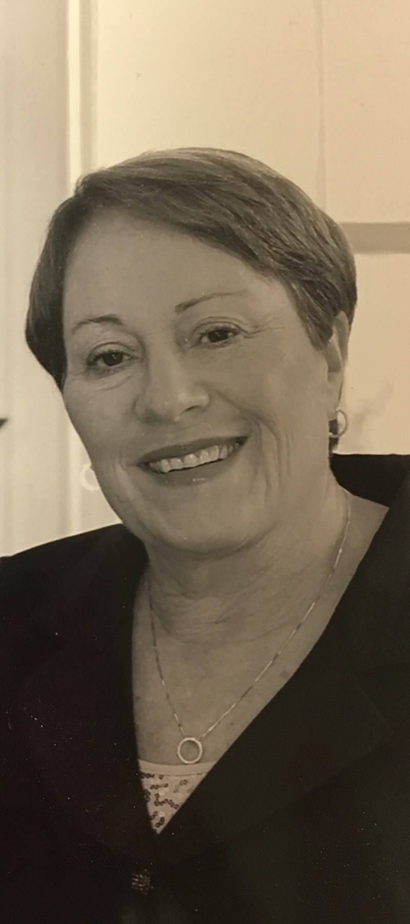 Obituary of Suzanne Maria Hale