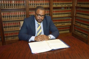 Avis de décès de Dorey NaQuin Cole, Esq.