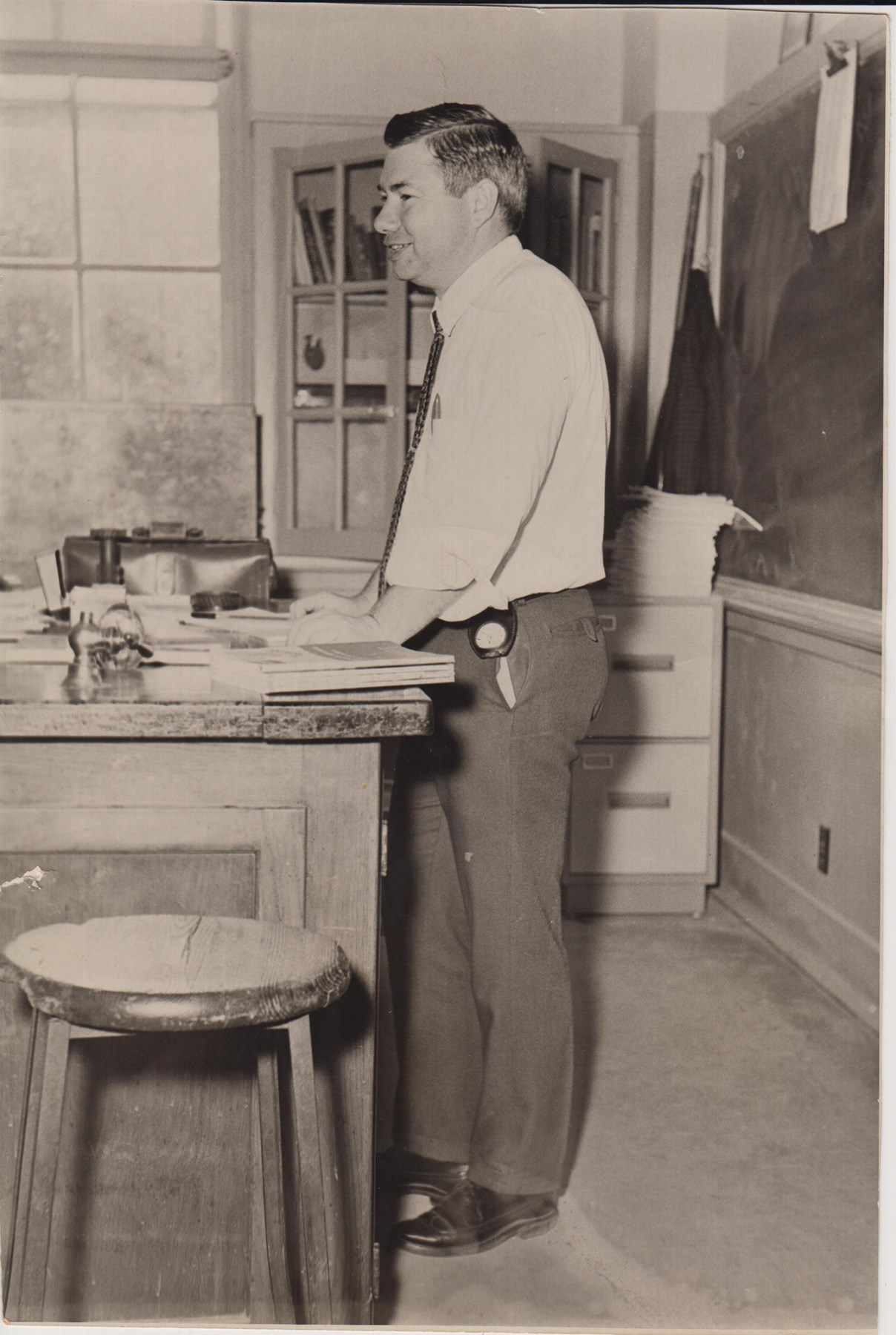 Obituary of Lowell Thomas Wells