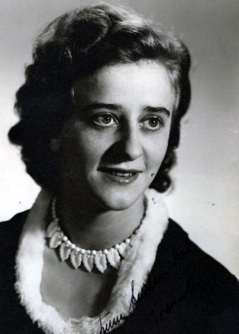 Obituary of Kreszenz "Traude" Irmtraud Rappolee