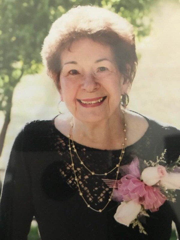 Obituario de Clara Jane Nichols