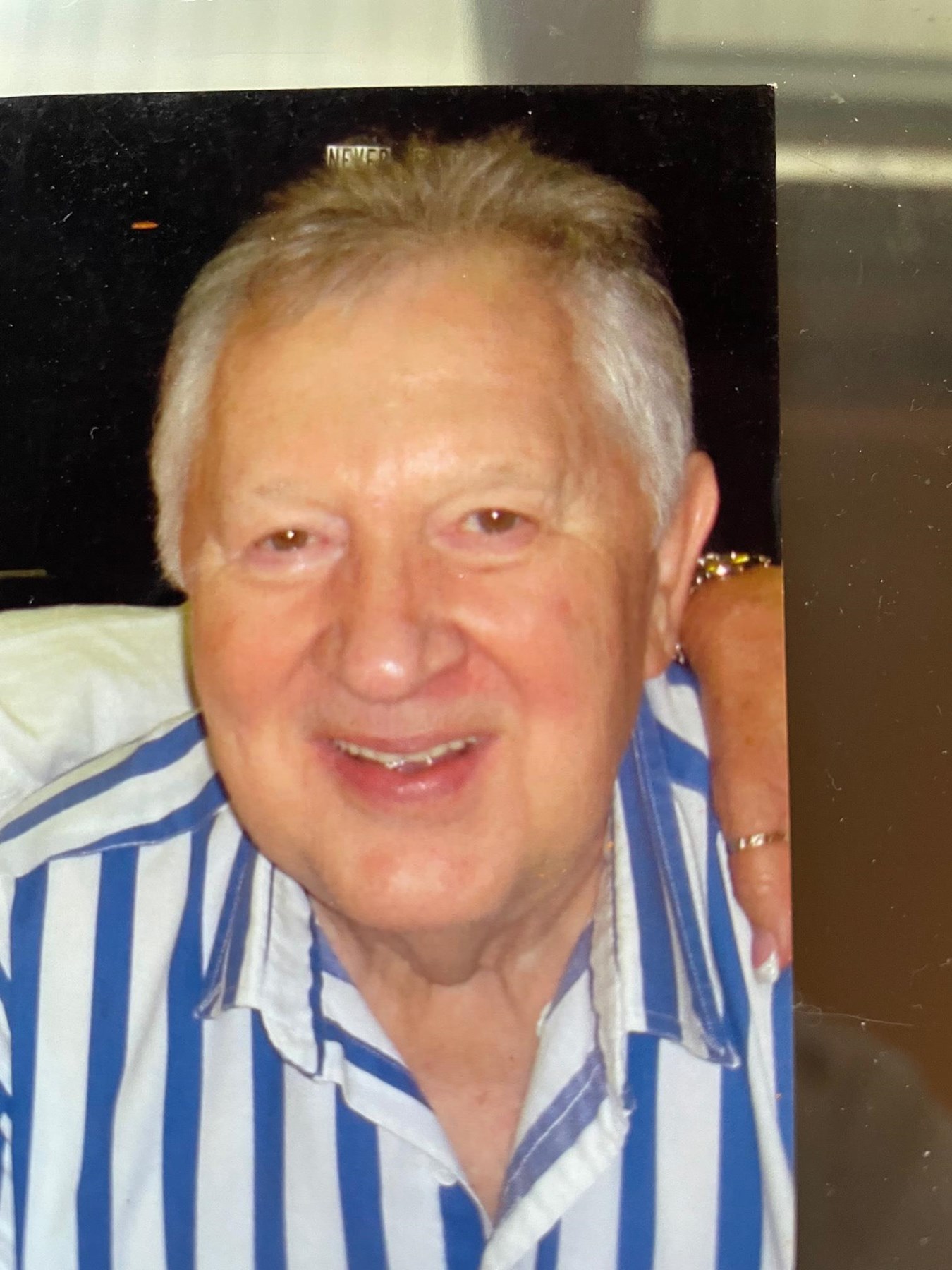 Obituario de Joseph G. McGuire