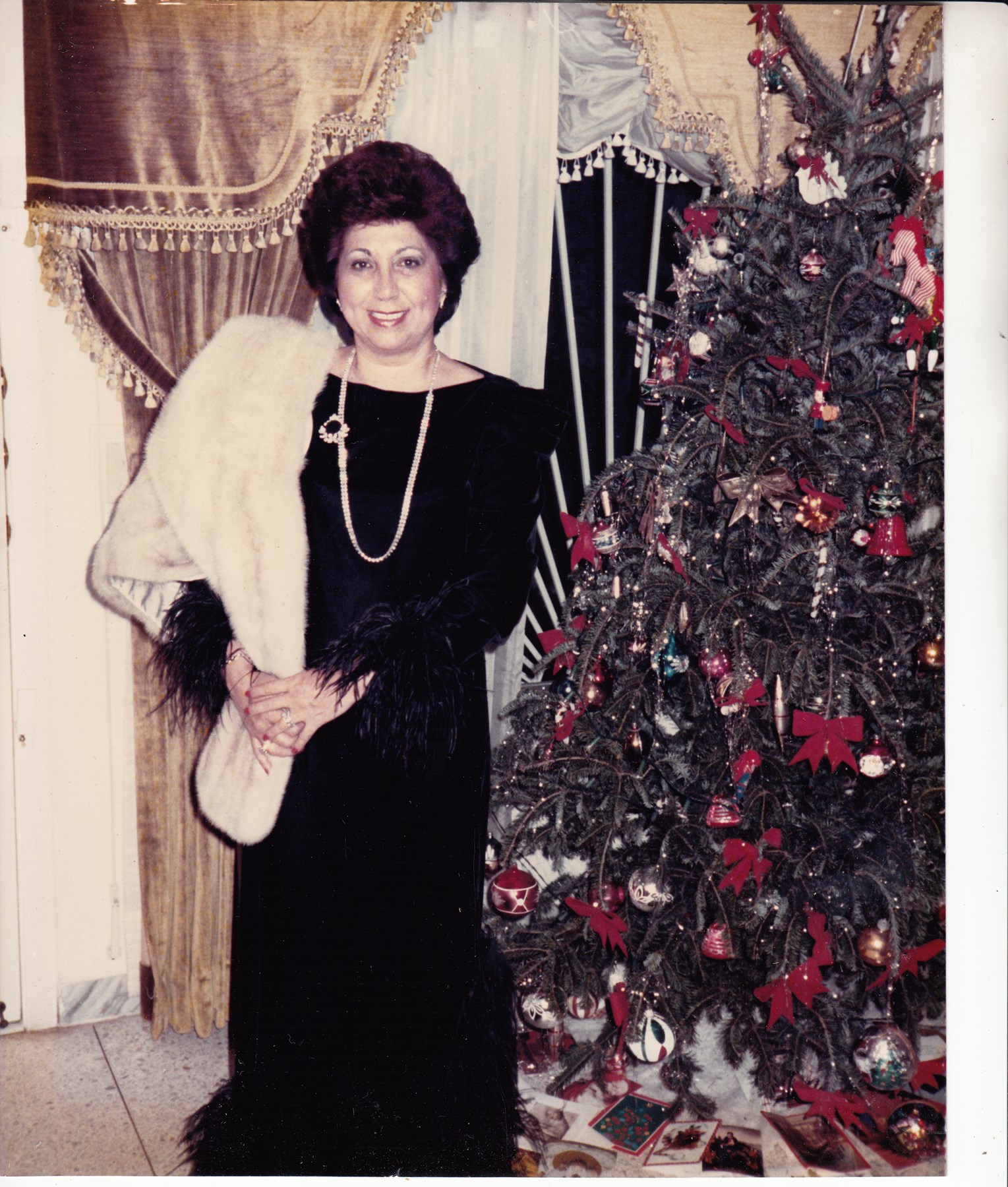 Obituary of Gladys Josefina de la Tejera