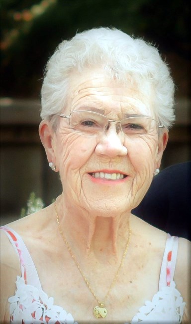 Avis de décès de Esther Lorraine Rusk