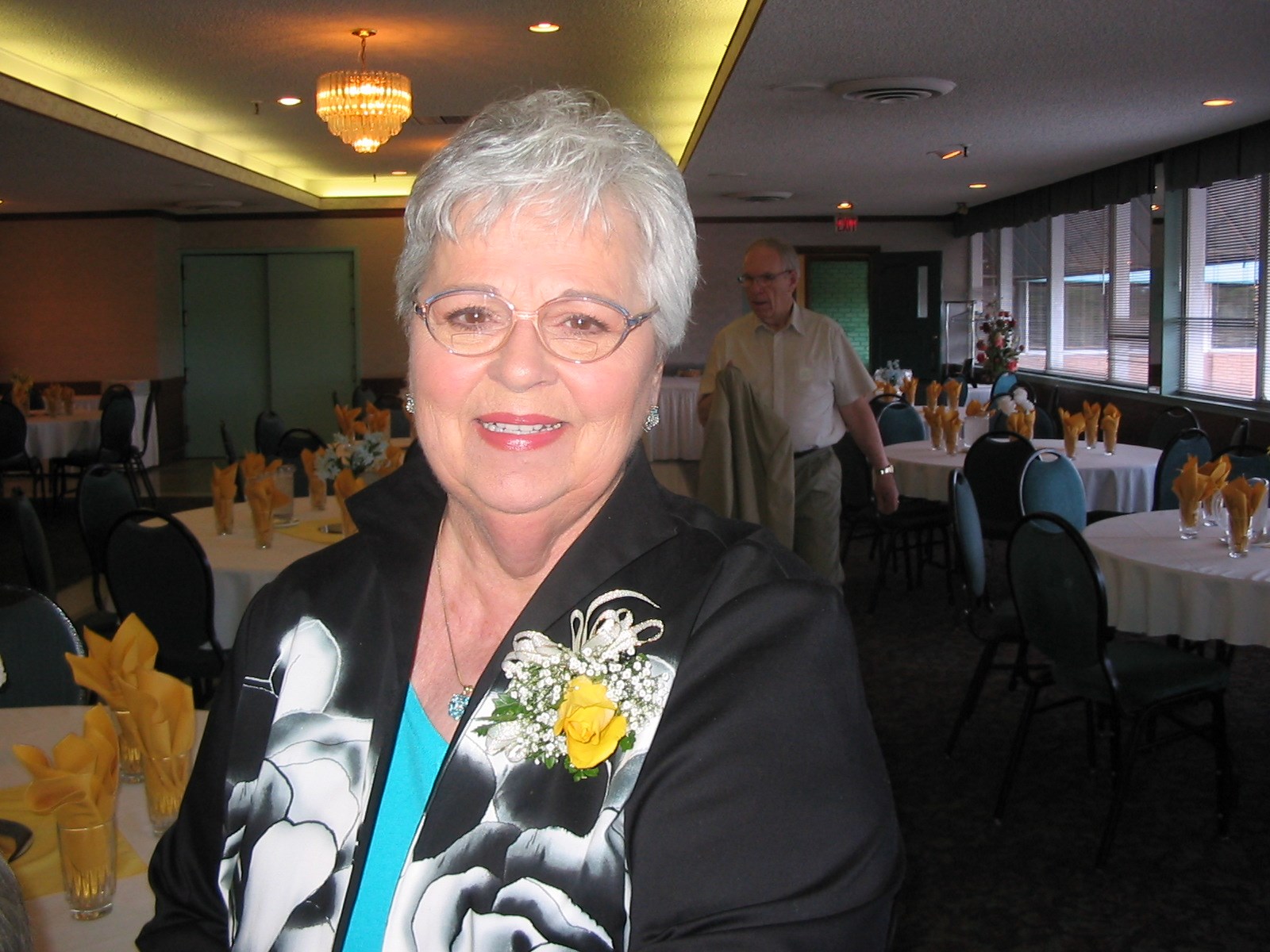 Avis de décès de Mrs. Lorraine Mary Margaret West