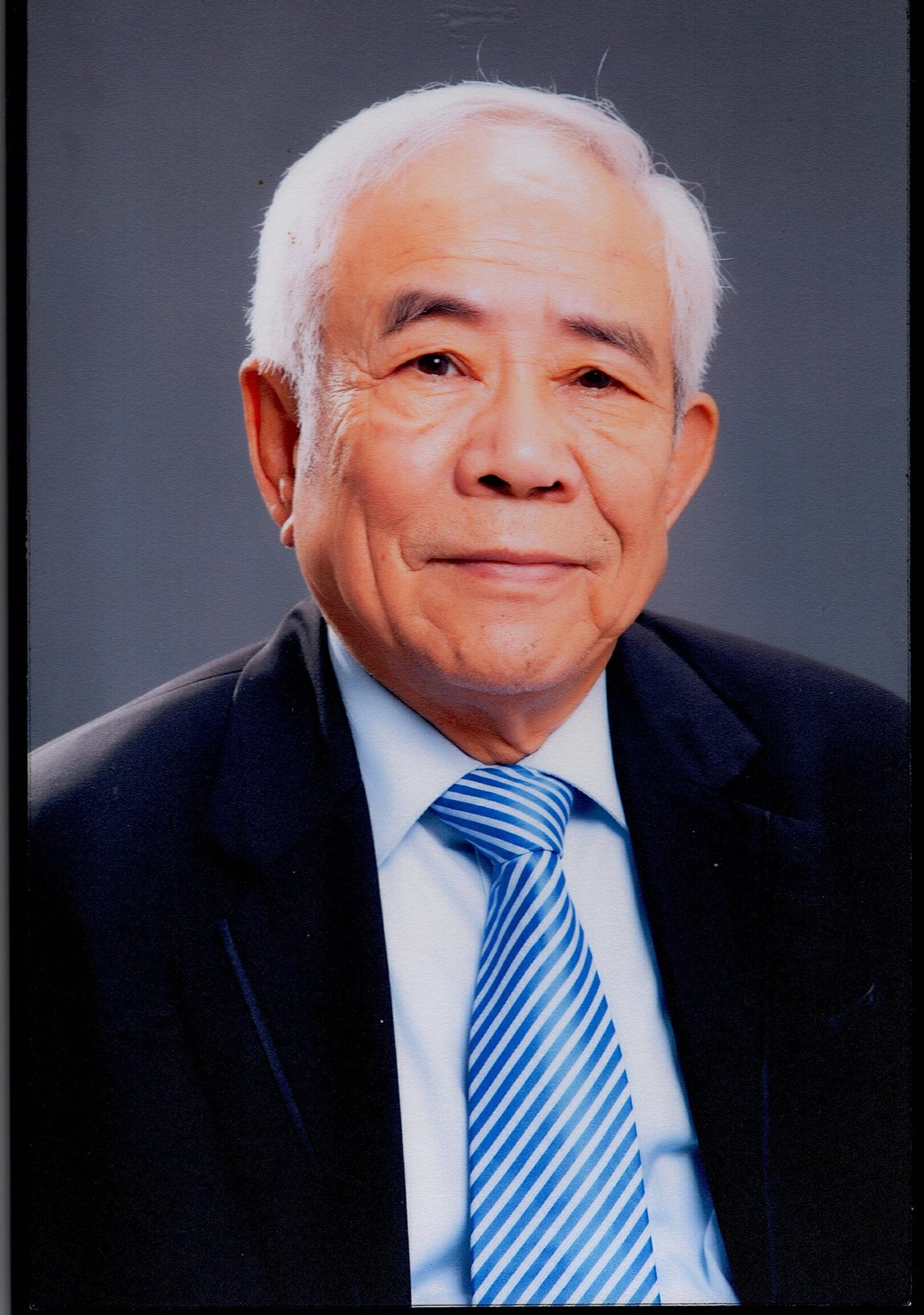 Obituary of A Van Tran