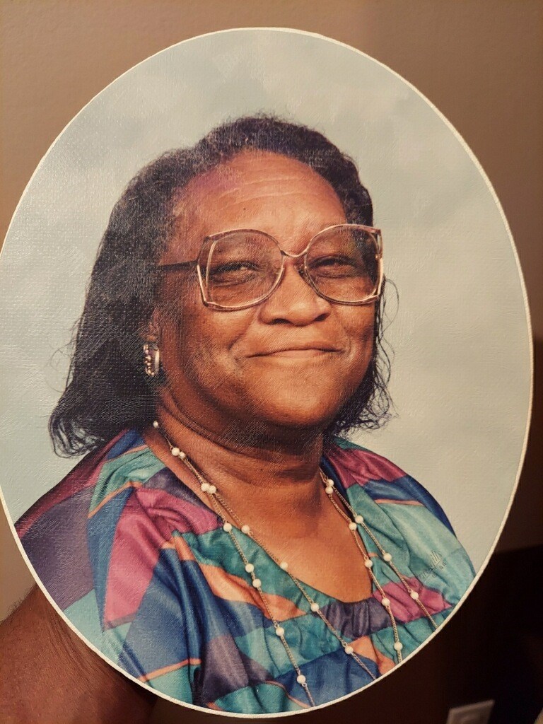 Obituary of Naomi Bradford Smith