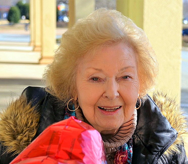 Obituary of Sarah Grella Dixon