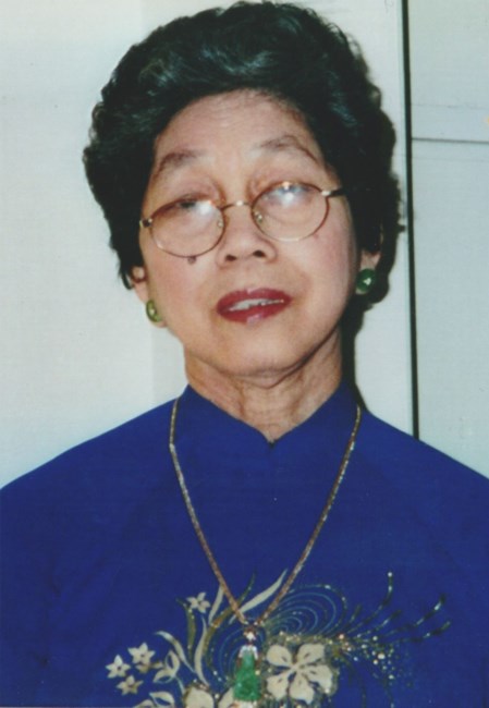 Obituary of Hong Hoa Thi Nguyen