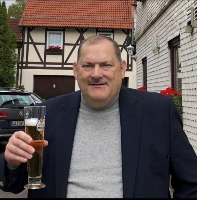 Obituary of Leslie C. Hahn