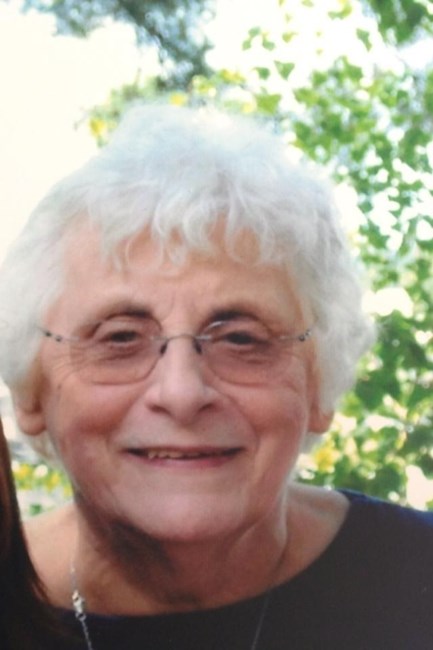 Obituario de Anne F. Blouin