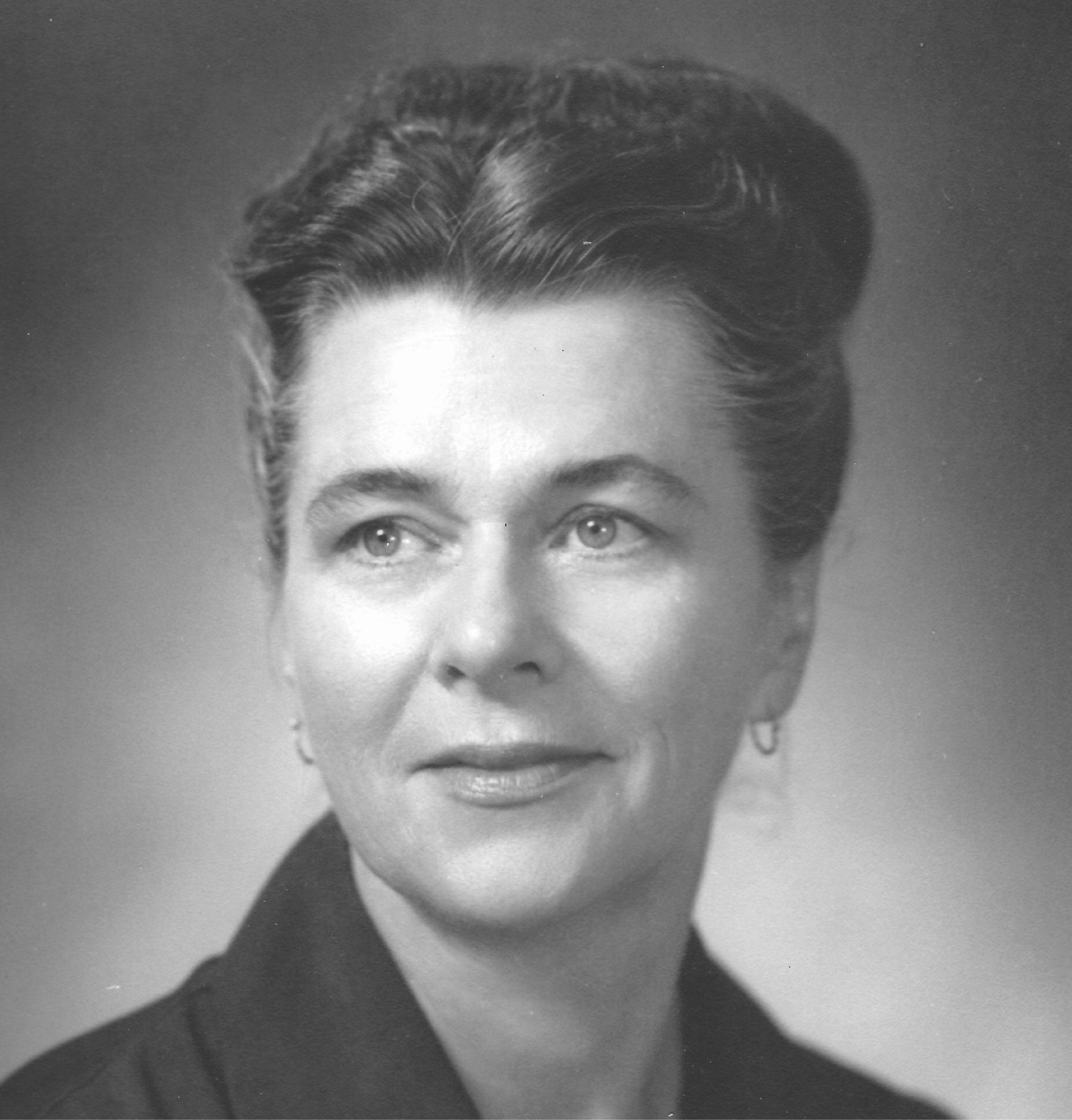 Obituary of Joan Reeves Davies