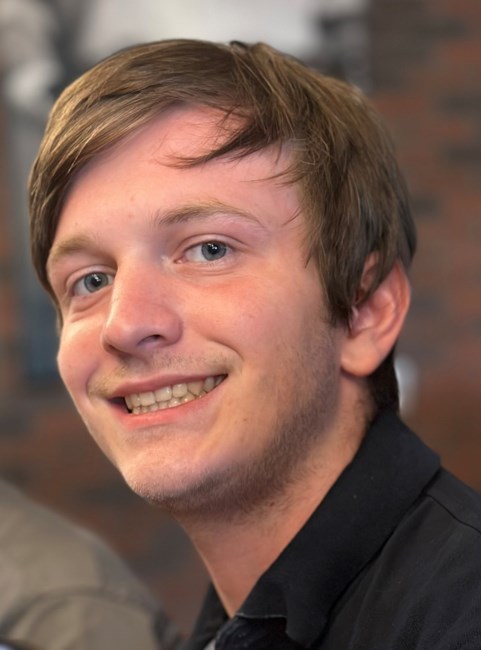 Obituary of Alek Drayton Albright