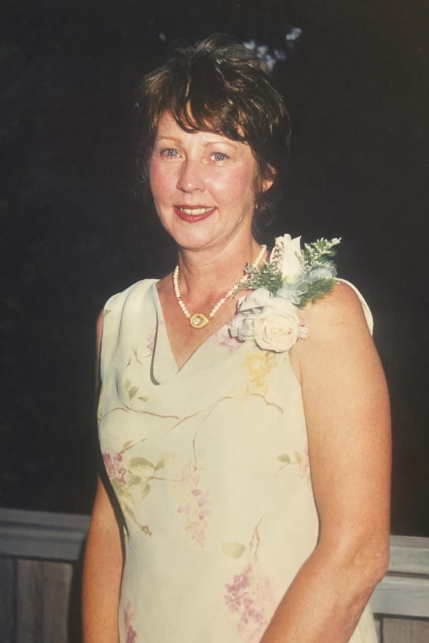 Obituary of Sandra Wootton Leach