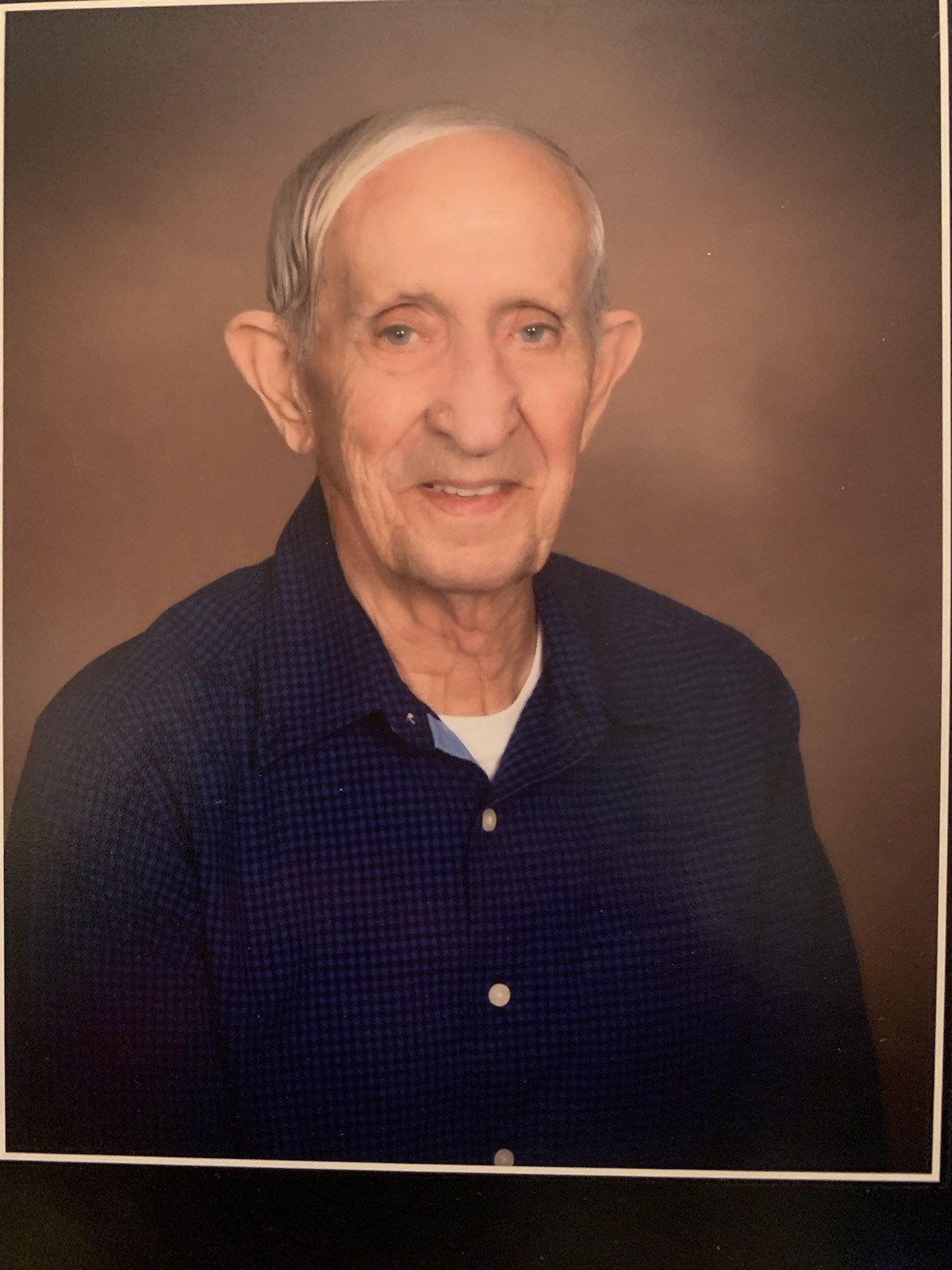 Obituary of Leo L Maschmeier