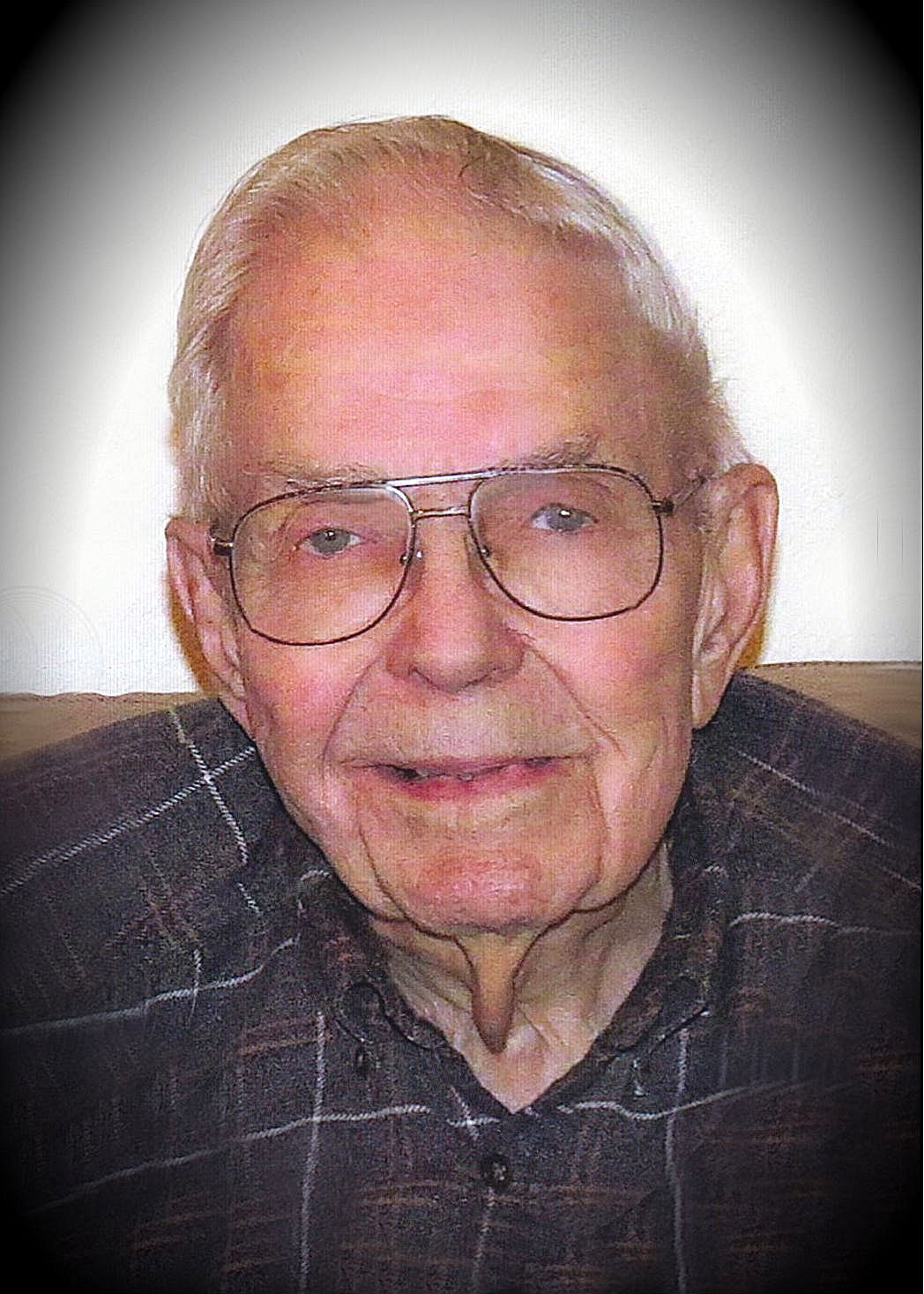 Russell G. Peterson Obituary Woodbury, MN