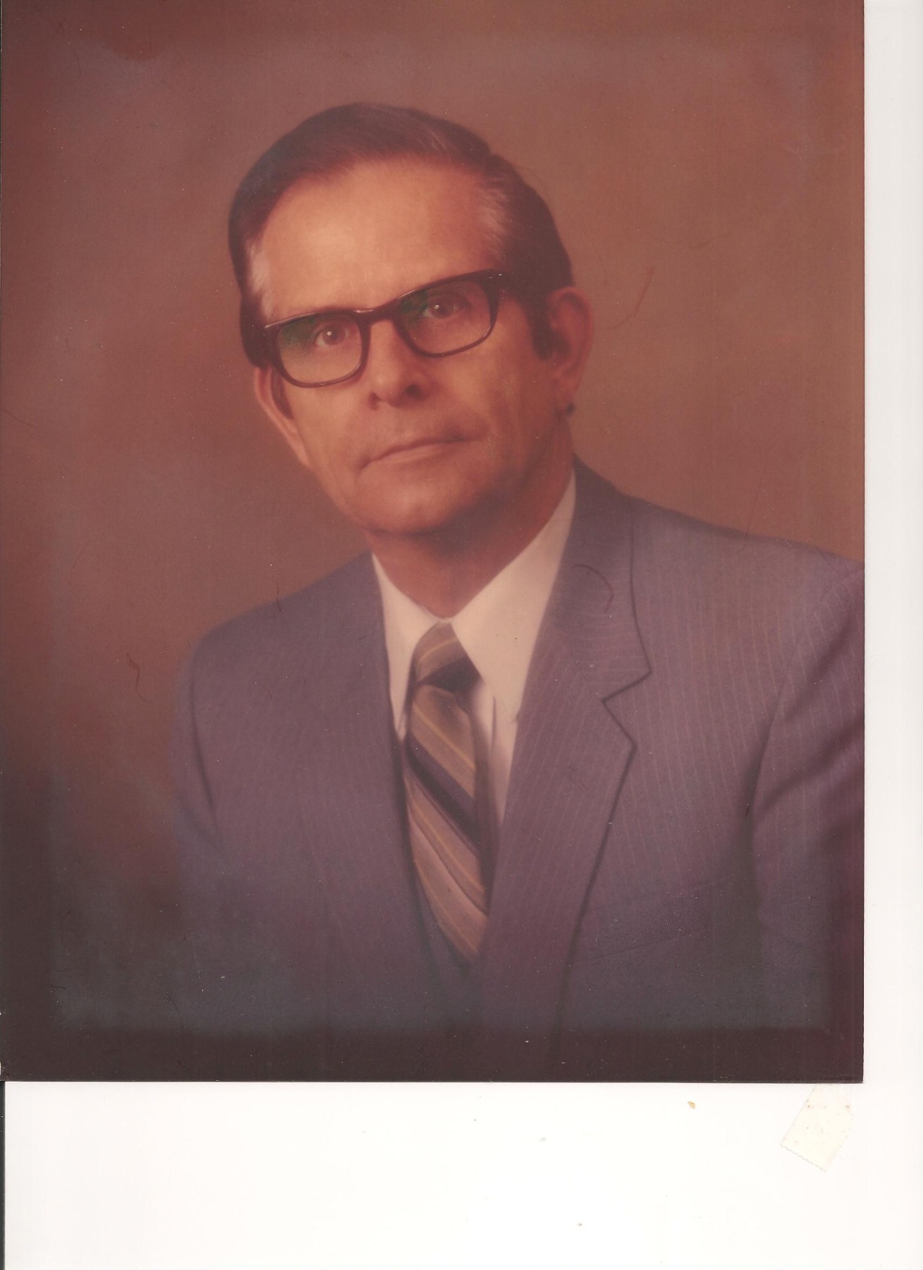 Obituary of Van C. Hewett