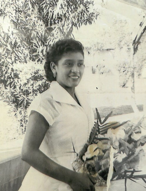 Obituario de Eustolia Medina Layton