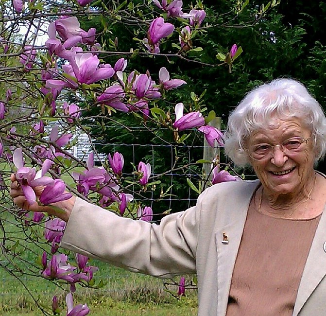 Obituary of Leona Ostrouch Dittfield