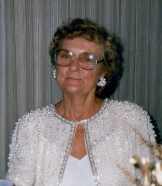 Obituario de Irene Emily Neumer