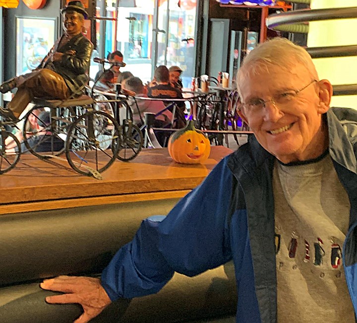 Avis de décès de Gordon "Joe" Bernard Diggs