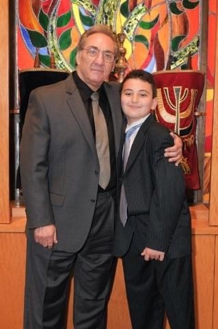 Obituary of Leslie Barry Davis