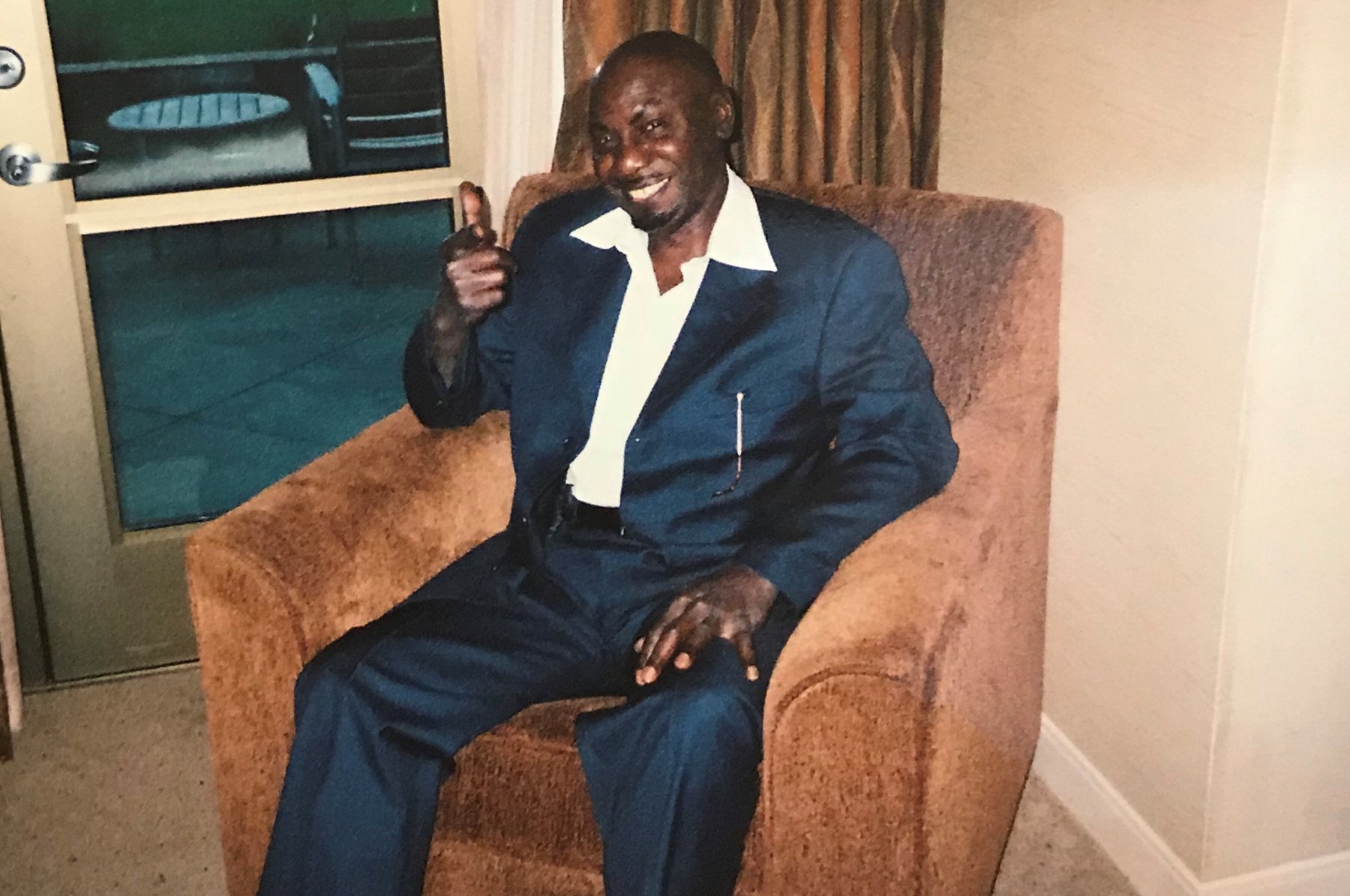 Obituary of Lawrence Riley Banks