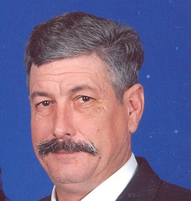 Avis de décès de Tony Arvil Hall