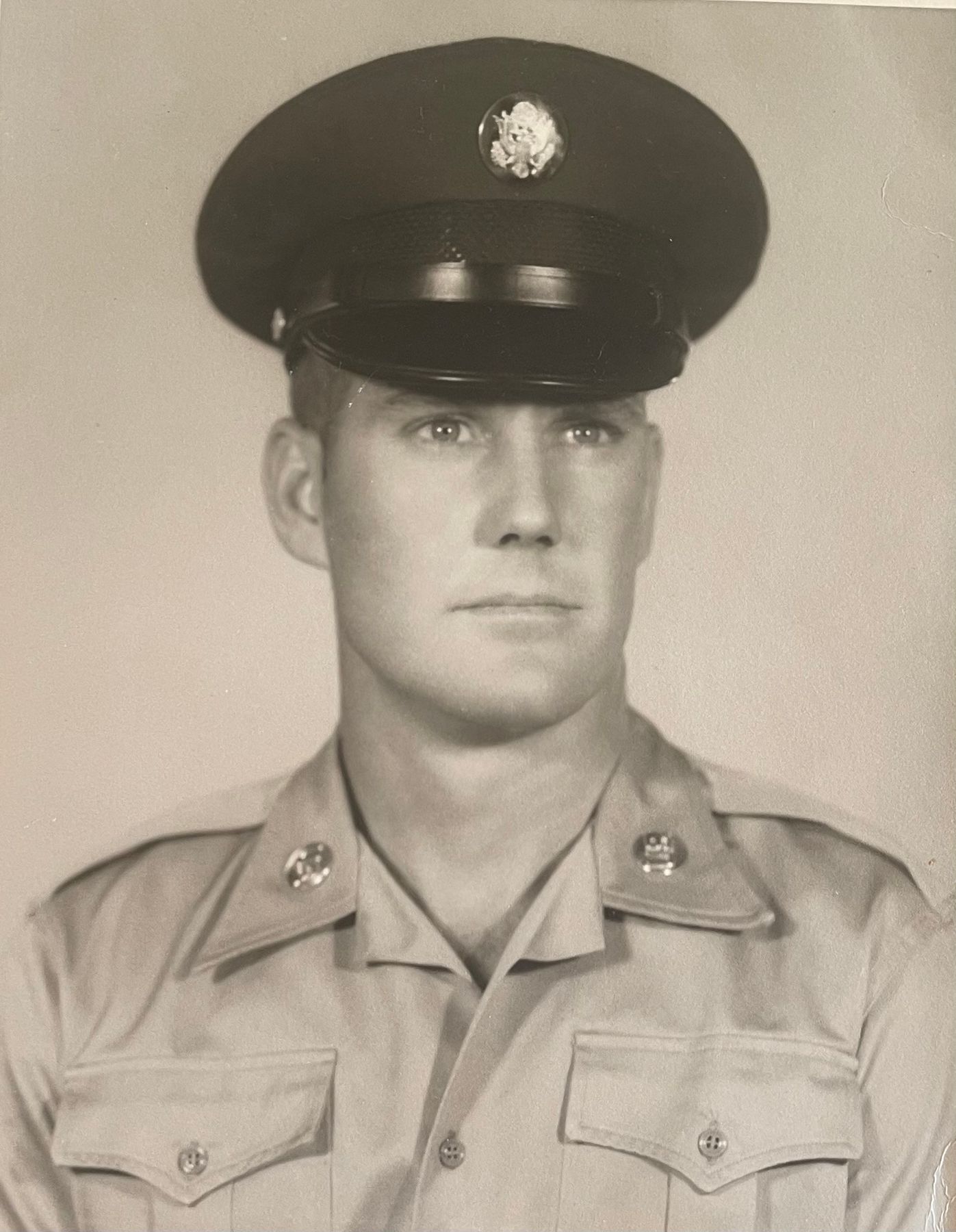 Obituario de Douglas Marshall Toliver