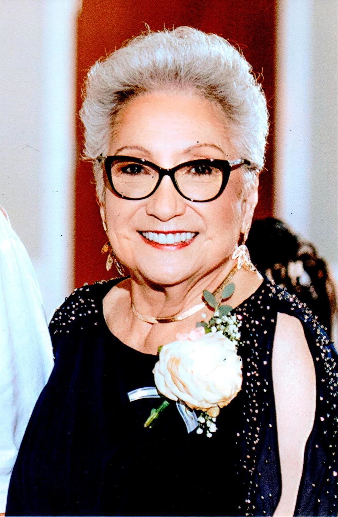 Obituary of Yvonne Lane Cadena