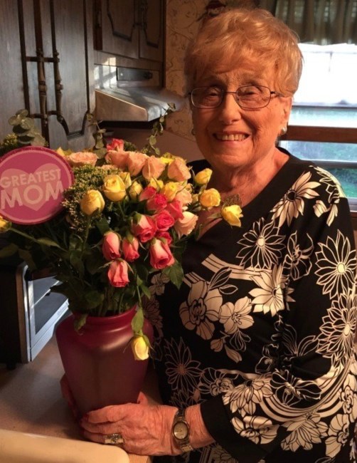 Obituary of Shirley Fields