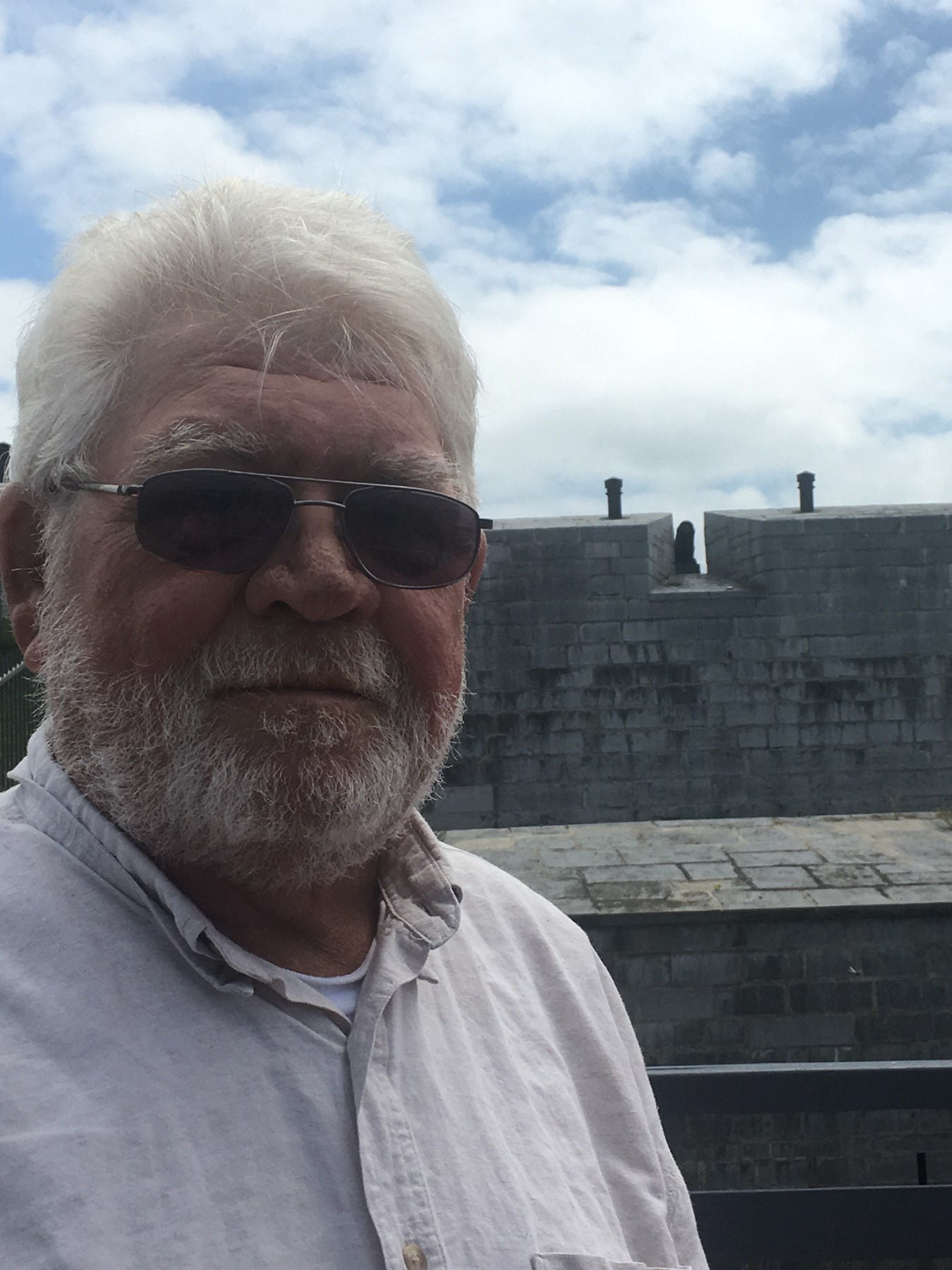 Obituario de Hugh L. Bradford