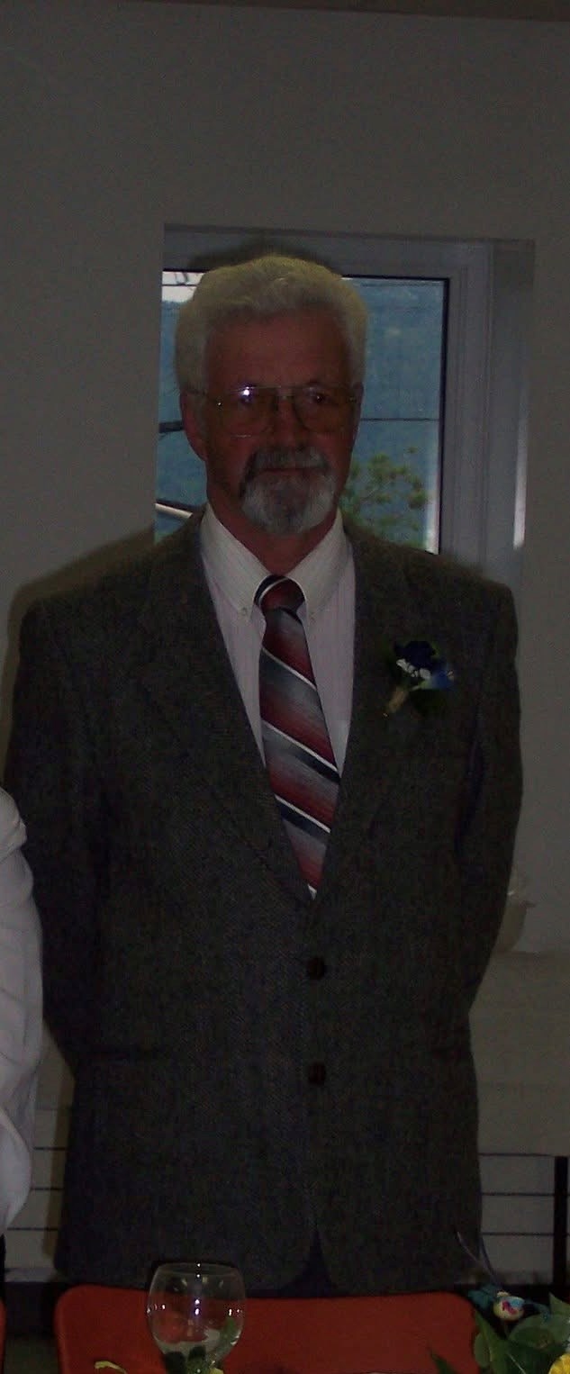 Avis de décès de Neil Howard Hamilton